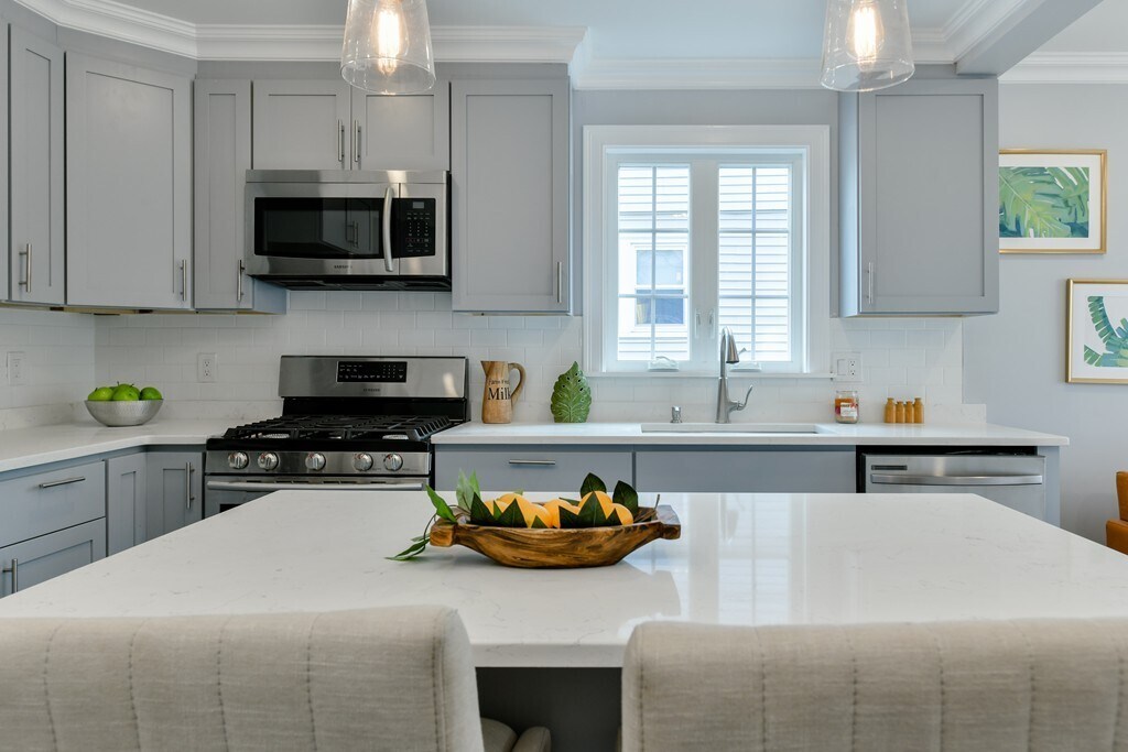 Building Photo - 224 Newbury Ave