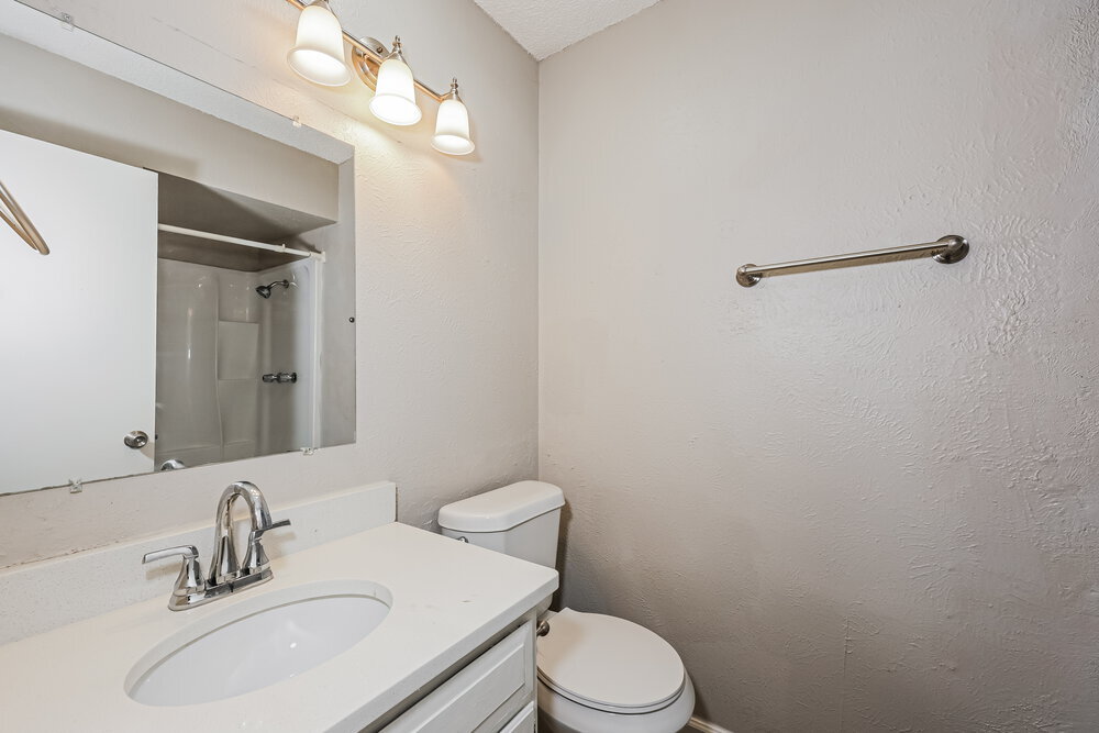 Building Photo - 933 Lemontree Dr