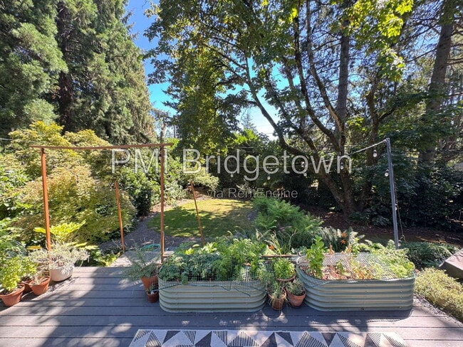 Building Photo - 9500 SW Ardenwood St