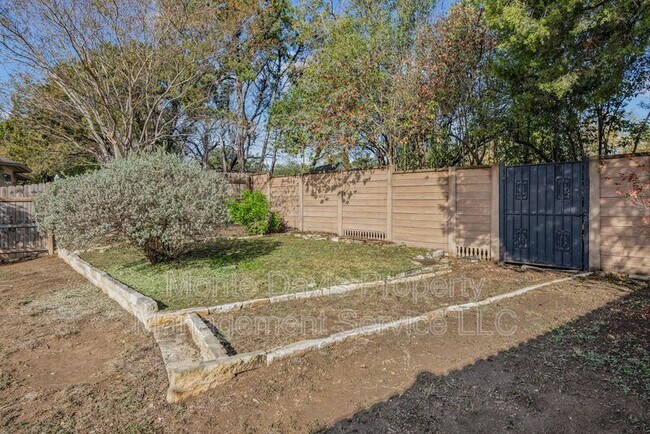 Building Photo - 336 Celery Loop