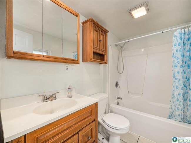 Building Photo - 115 2nd St