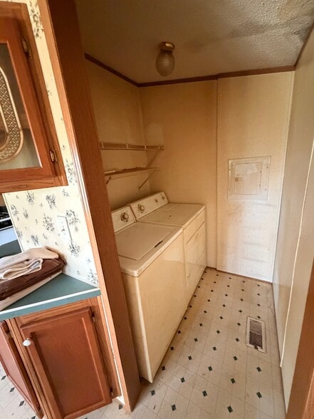 Building Photo - 4671 Old Rte 19