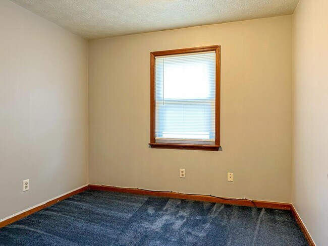Building Photo - 5506 Singleton Rd