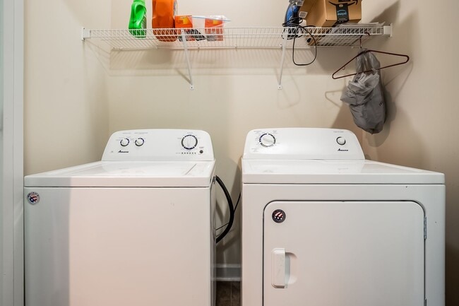 Building Photo - 3-Bedroom Townhome with Garage in Holly Ridge