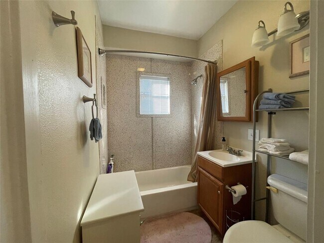 Building Photo - 1706 W Gallego Ave