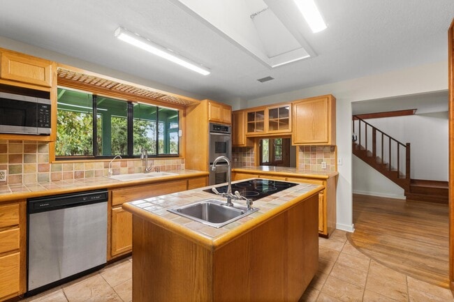 Building Photo - 17534 103rd Terrace N