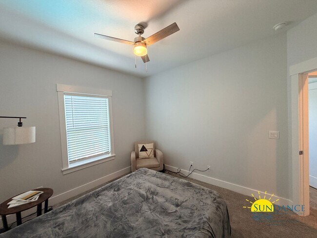 Building Photo - Gorgeous 2 Story 4 Bedrooms Townhome in Fort Walton Beach!