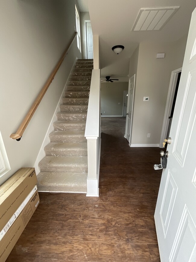 Building Photo - 1015 W C St