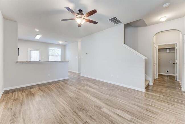 Building Photo - 5842 Adelaide River Dr