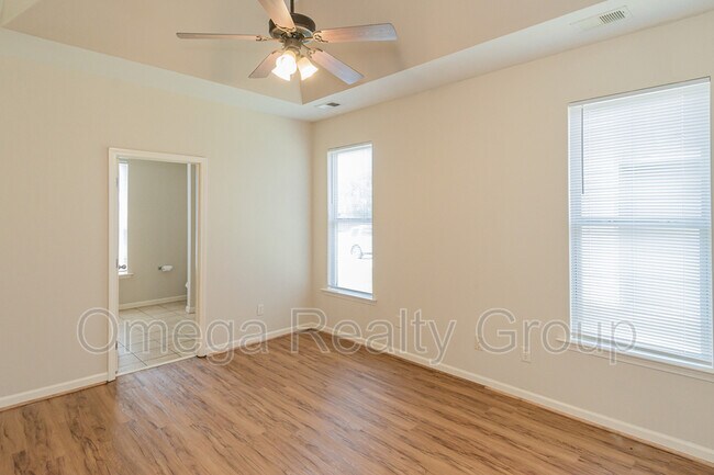 Building Photo - 1020 Washington Dr