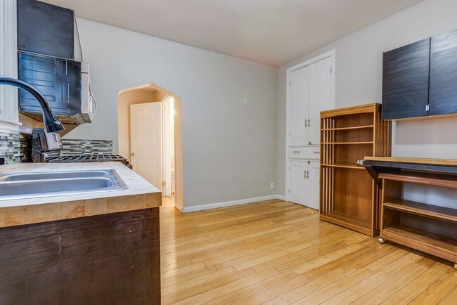 Building Photo - AVAILABLE JUNE 2026 - Spacious 2 Bedroom Home w/ SECONDS from Shiloh & Grandview!