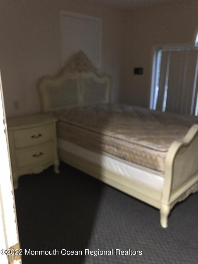 Building Photo - 634 Westwood Ave