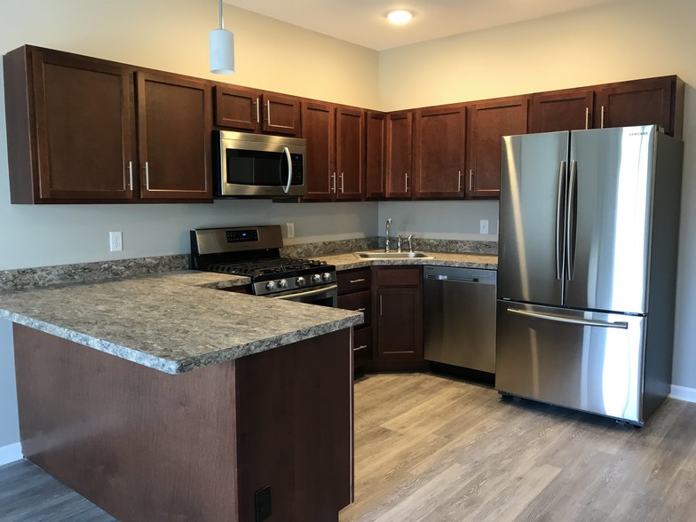 Eagle's Landing - Kitchen - Eagle Ridge Circle