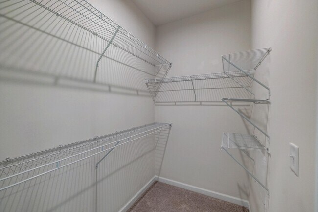 Building Photo - 4316 Summercrest Blvd