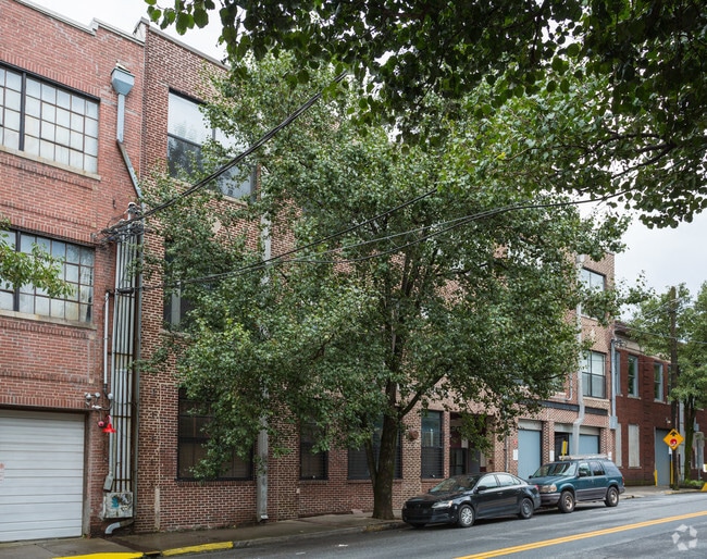 Building Photo - Bee Line Lofts