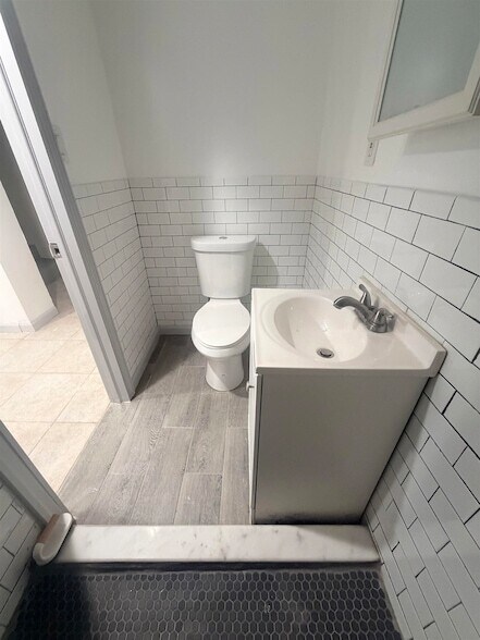 Building Photo - 124 Winfield Ave