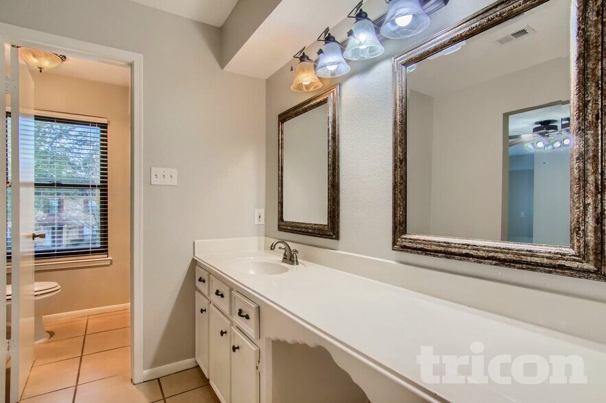 Building Photo - 7919 Annola Ln