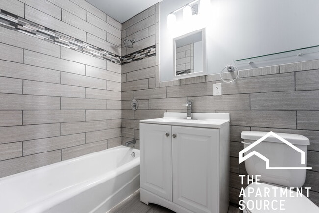 Building Photo - 7319 N Rogers Ave