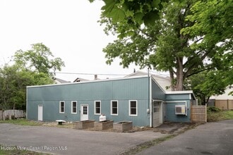 Building Photo - 825 Columbia St