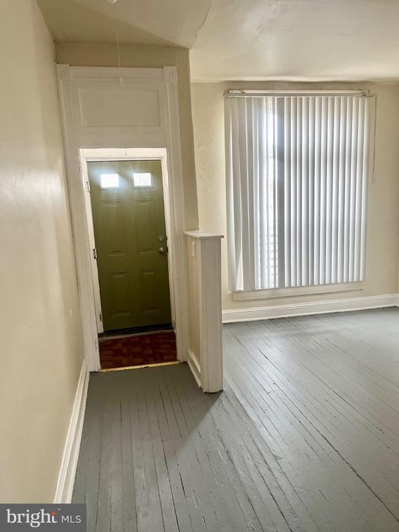 Building Photo - 1822 N Milton Ave