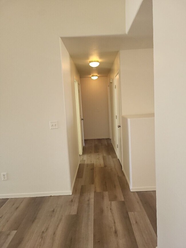 Building Photo - 9940 Brightridge Dr