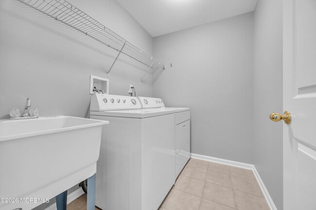 Building Photo - 10 Deepwater Cir