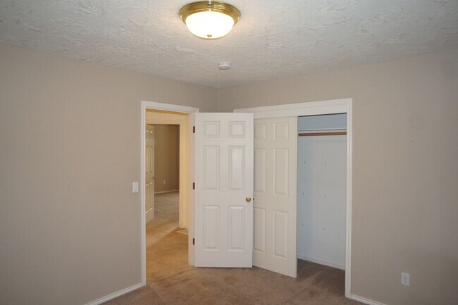 Building Photo - NW Portland Forest Heights Beauty. Flat backyard!