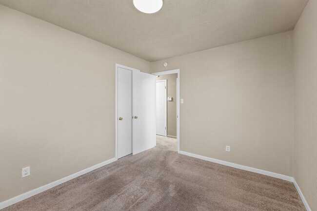 Building Photo - 4708 NW Cheryl Blvd