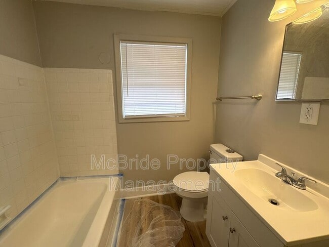 Building Photo - 1437 Ridgewood Dr
