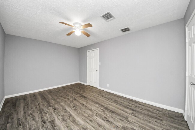 Building Photo - 6817 Anderson St