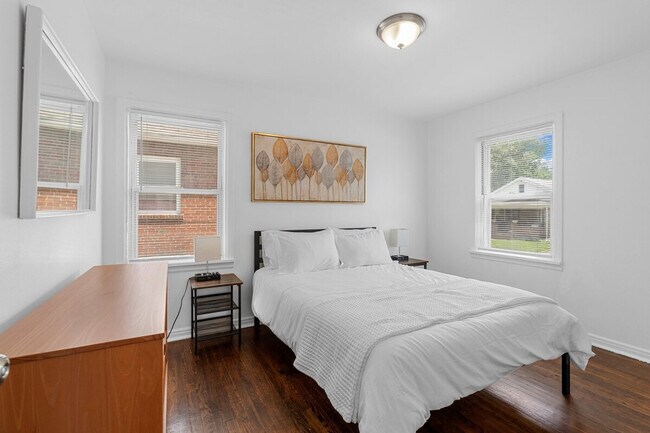 Building Photo - 6563 Julian Ave