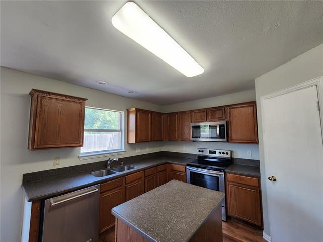 Building Photo - 1225 Lake Haven Dr