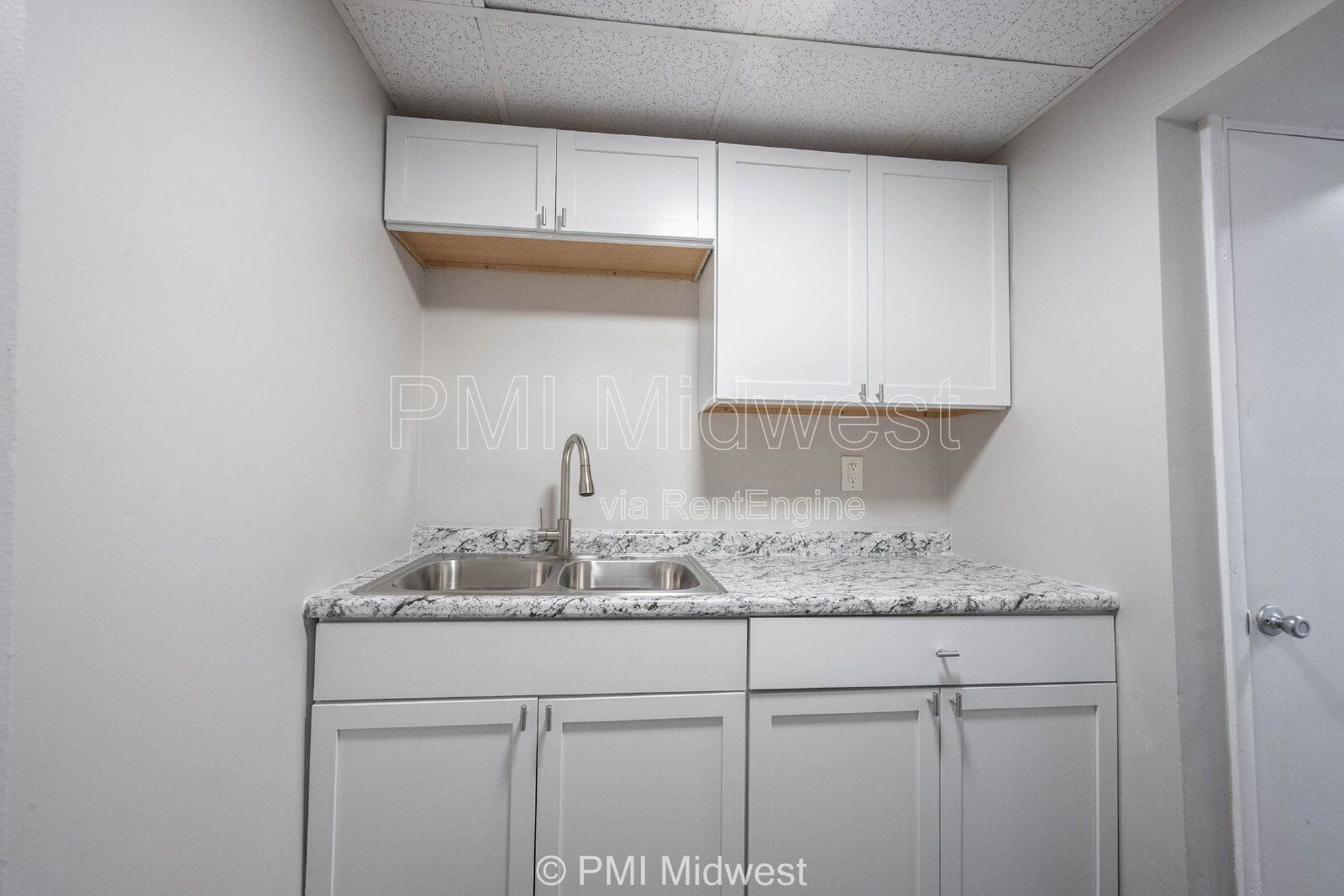 Building Photo - 2060 N Delaware St
