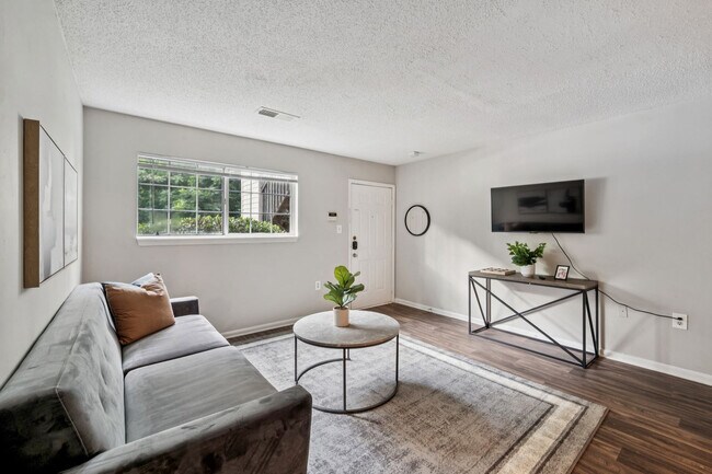 Primary Photo - 2605 Kenridge Pkwy