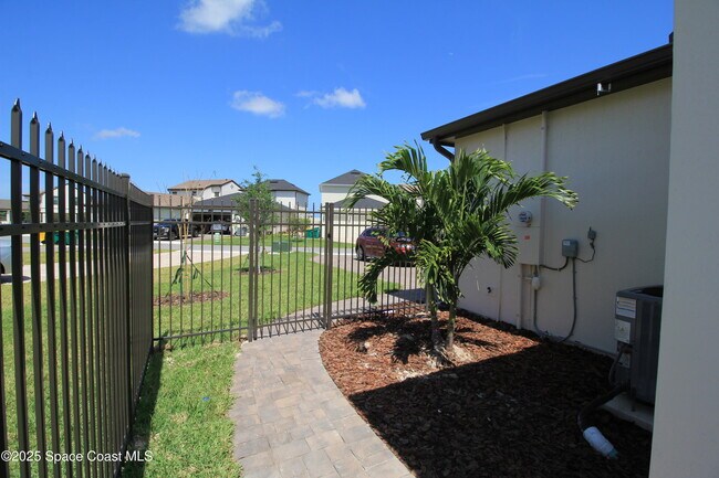 Building Photo - 2485 Musette Aly