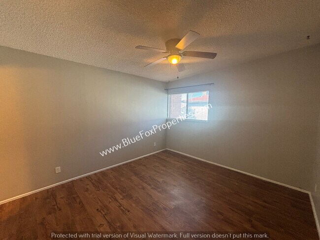 Building Photo - 3202 W Calle Fresa