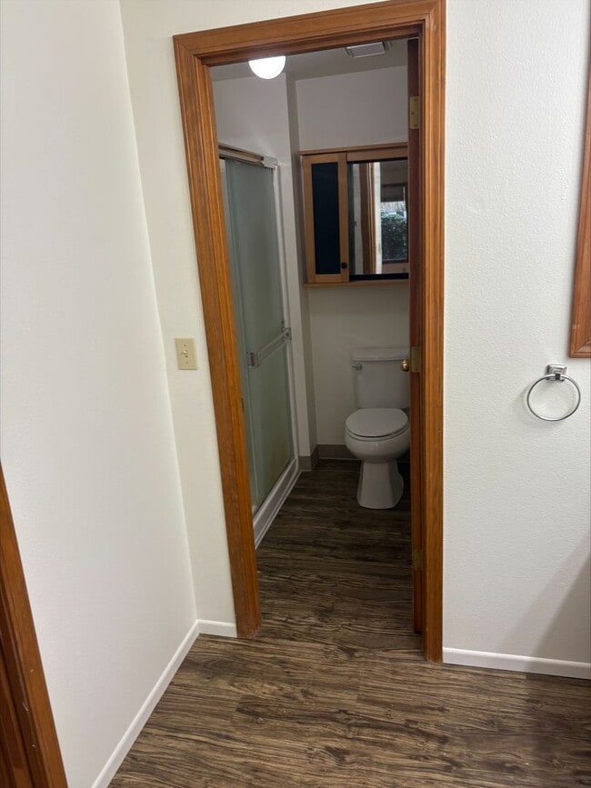 Building Photo - Felida 4 Bedroom with ADA bathroom