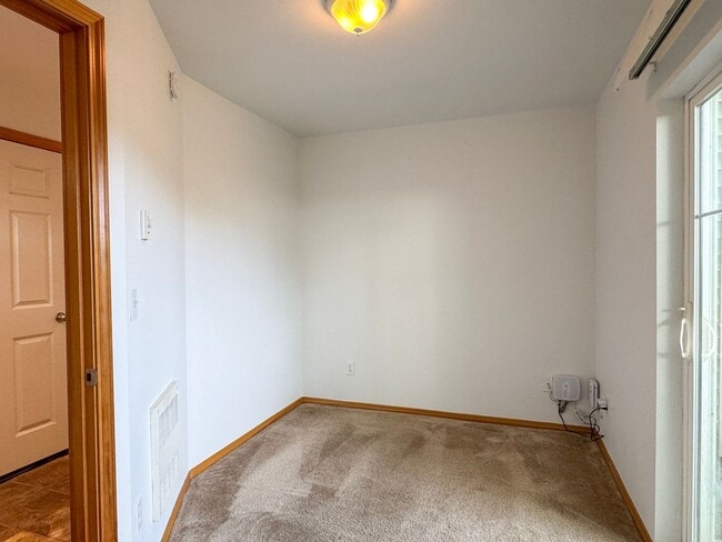 Building Photo - Updated 3 Bed, 2.5 Bath Pinehurst Townhome...