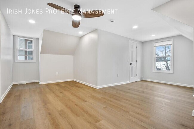 Building Photo - 48 Boyd St