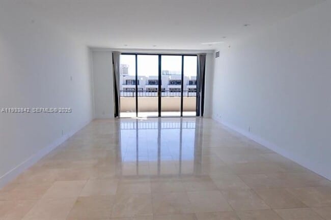 Building Photo - 251 Crandon Blvd