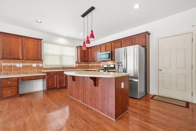 Building Photo - 585 Marylebone Dr