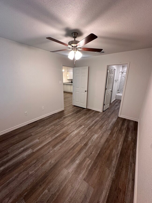Building Photo - 5704 McGregor Ct