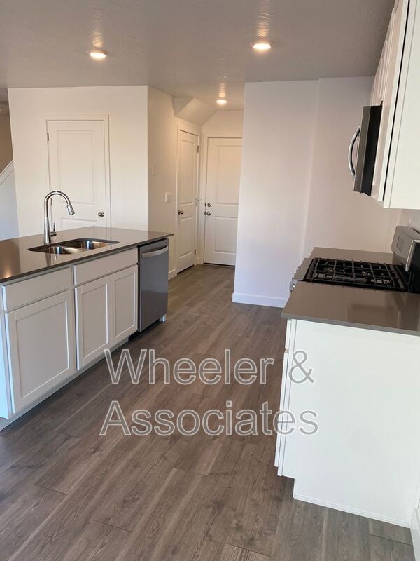 Building Photo - 2971 Coral Hollow Dr