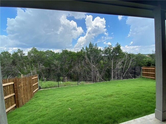 Building Photo - 305 Peace Pipe Way
