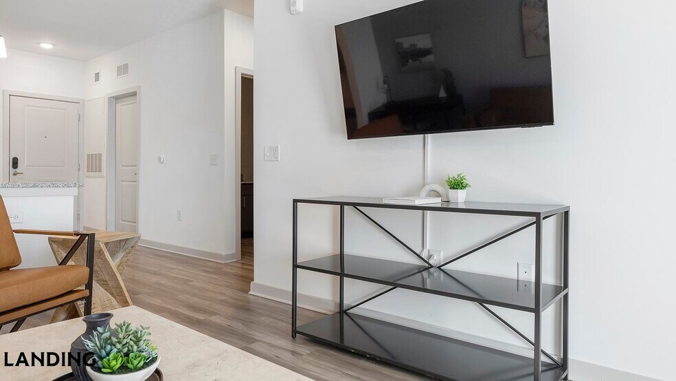 Building Photo - 6000 Front St