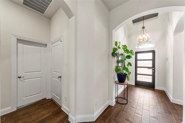 Building Photo - 10701 Klondike Ln