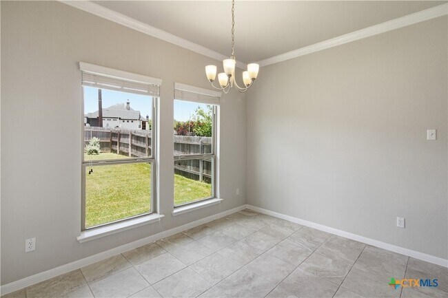 Building Photo - 5716 Blackstone Dr