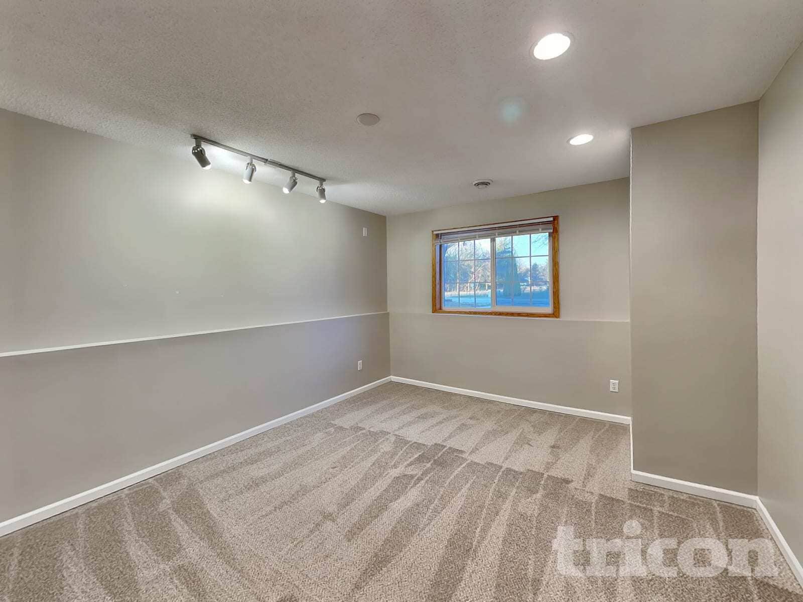 Building Photo - 1500 Powell St N