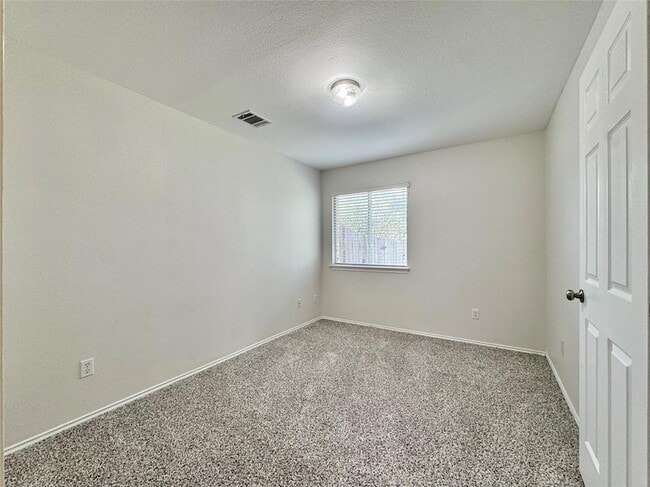 Building Photo - 916 Gentry Dr