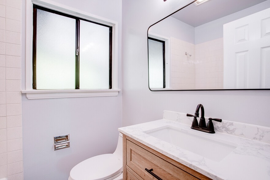 Building Photo - 4132 Beethoven St